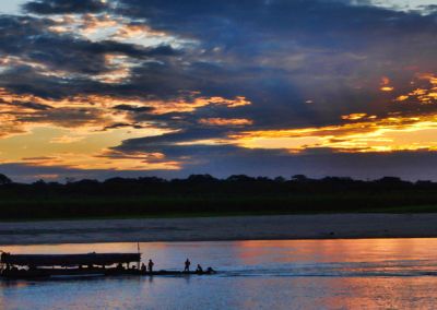 Excursion en pirogue en Amazonie